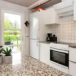 4 Star In Juelsminde *