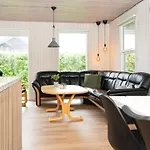 4 Star In Juelsminde Ferienhaus
