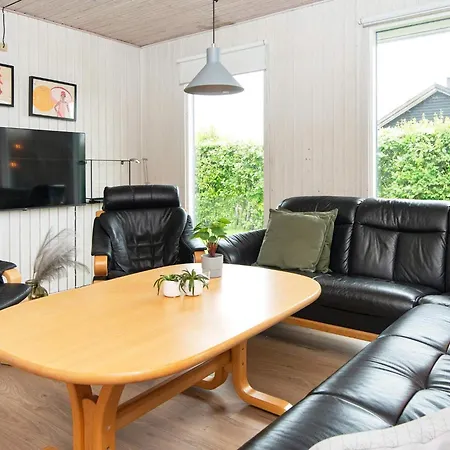 4 Star In Juelsminde *